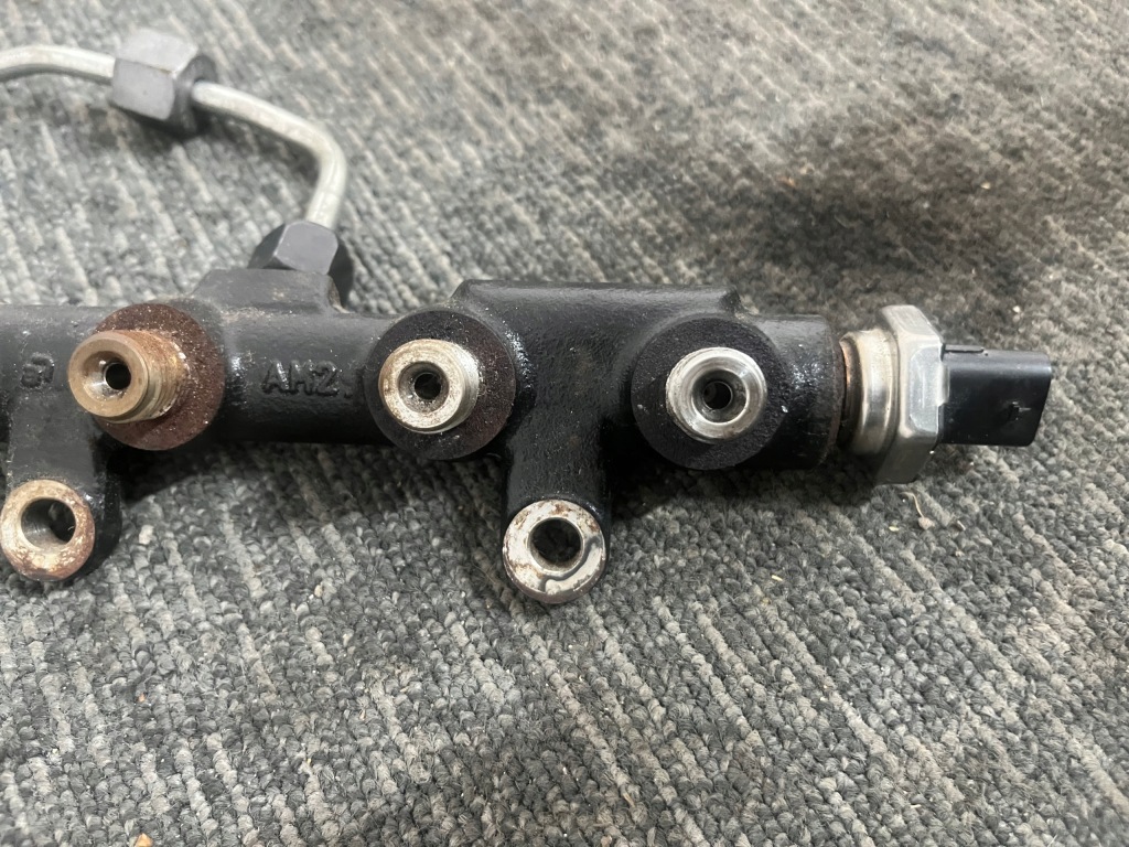 фото №9, Citroen c3 iii 1.5 hdi молдинг впрыскная оригинал europa