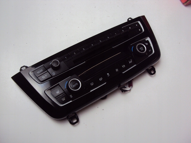 фото №1, Панель радио кондиционера bmw serii 1 f30 lift