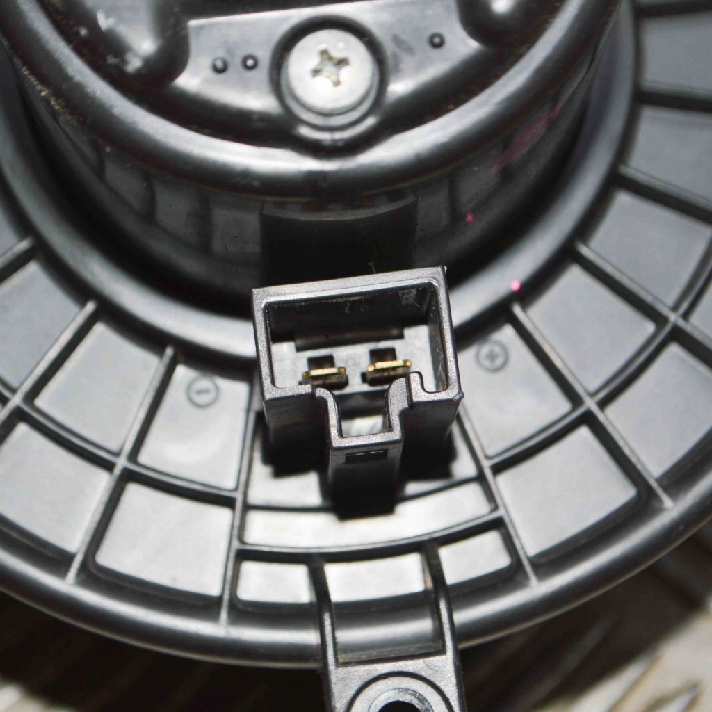 Моторчик отопителя jeep commander xk, xh h7822 17516476 3.0l 160kw с Разборки