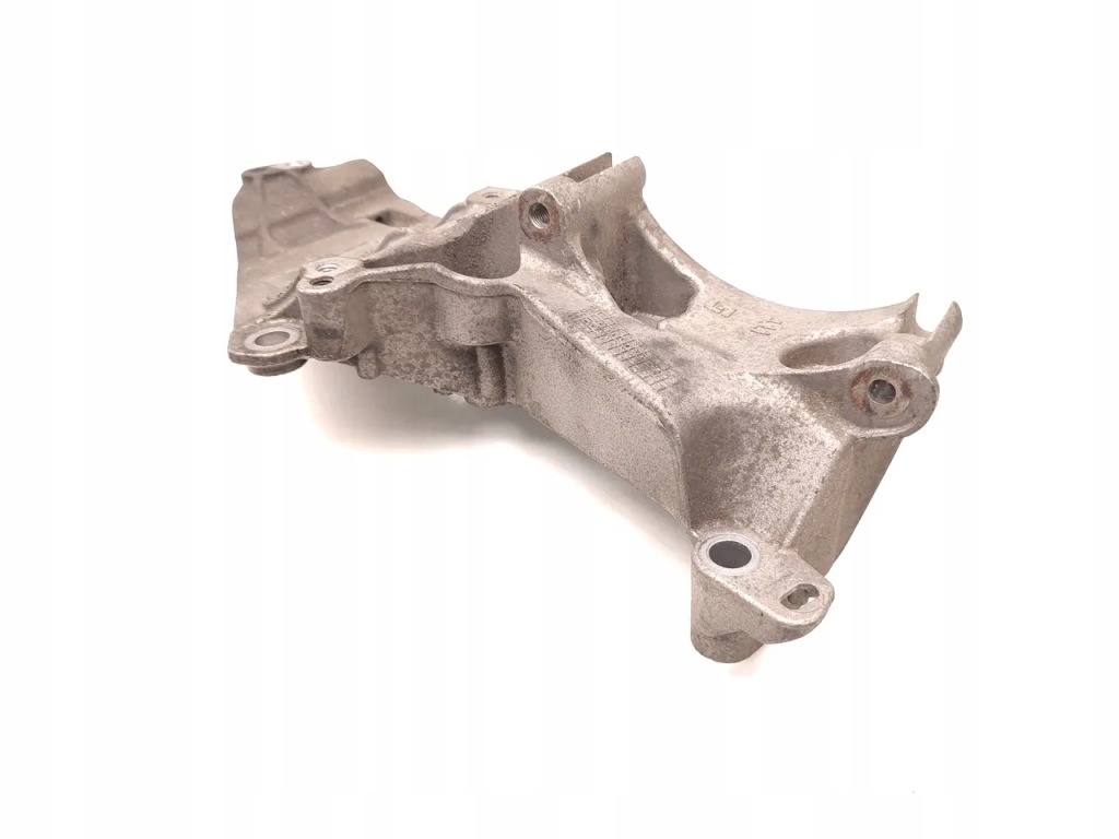 Renault scenic кронштейн генератора 1.5 dci дизель 81kw 110 hp 2011 mpv Недорого