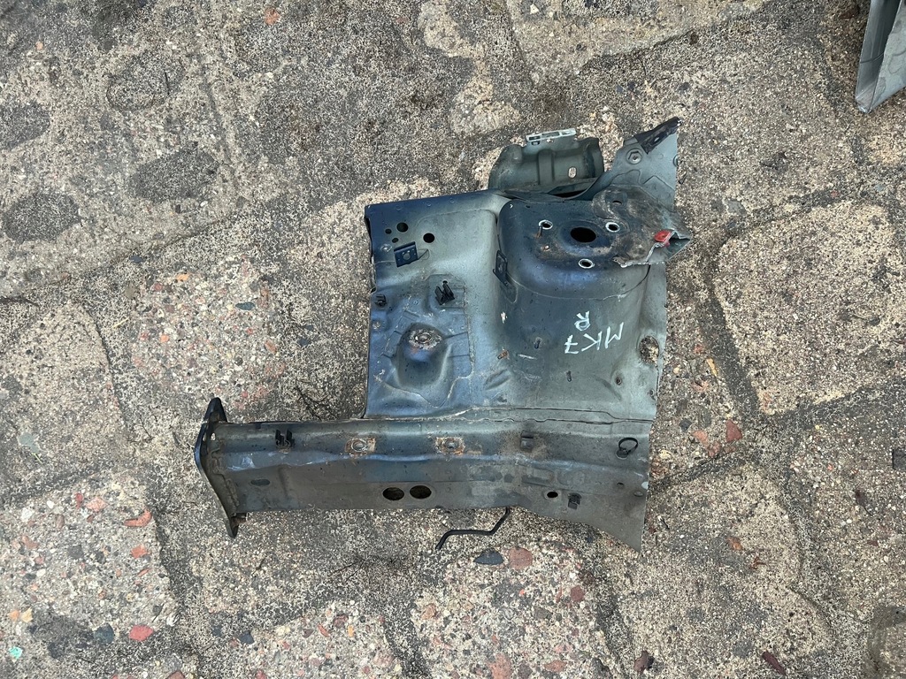 фото №1, Fiesta mk7 четверть правая передняя