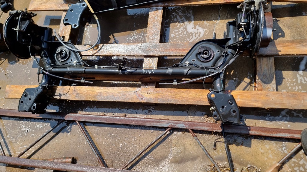 фото №1, Nissan juke lift балка задняя oś задняя тормозные диски тормозные барабаны