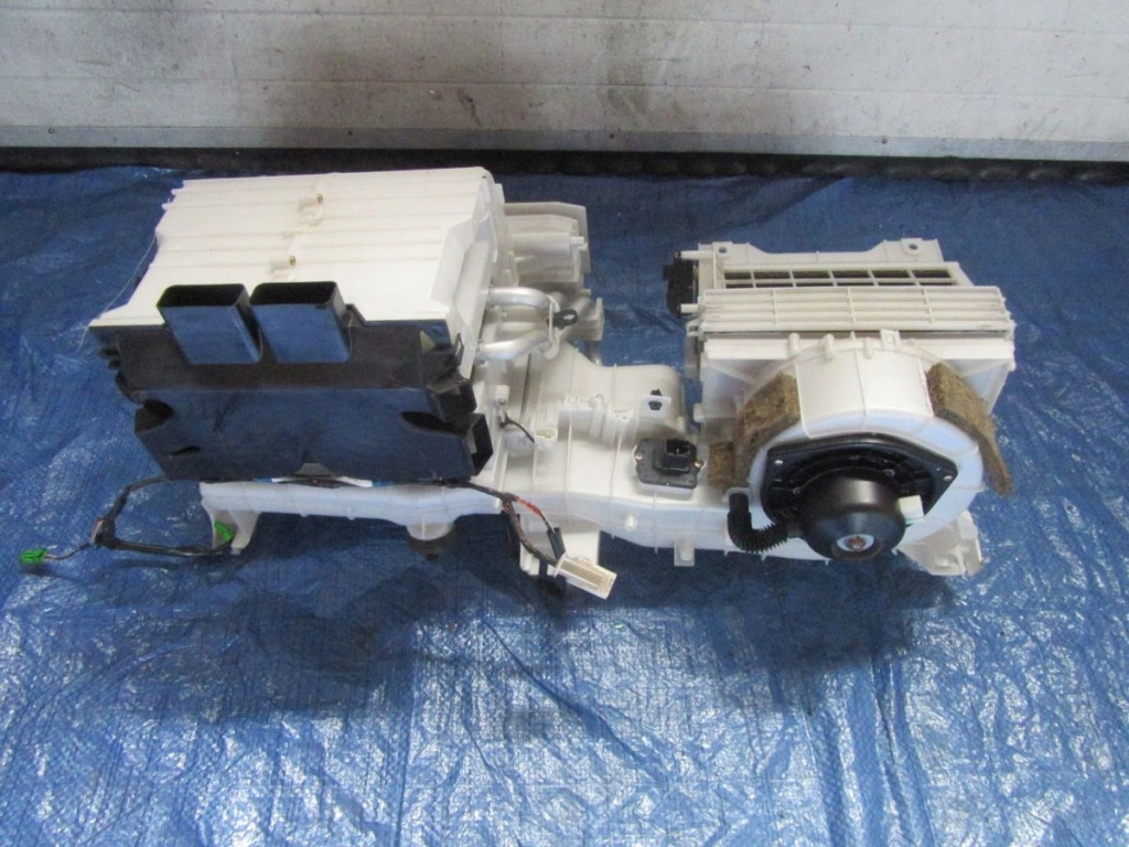 фото №11, Suzuki grand vitara ii 1.9d 2007 отопитель испаритель корпус eu