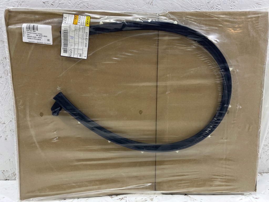 фото №1, Прокладка двері правий перед skoda scala 654837698 aso оригінальна nowa !