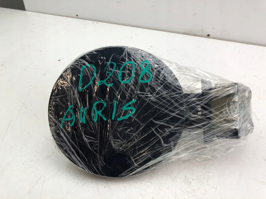 фото №10, Toyota auris крышка заливной топлива крышка