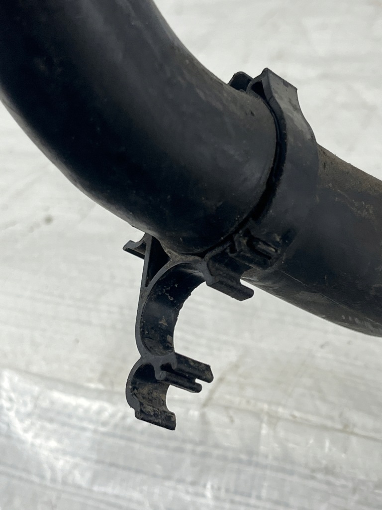 Bmw 5 g30 труба трубка шланг заливна горловина пального 7353911 Недорого