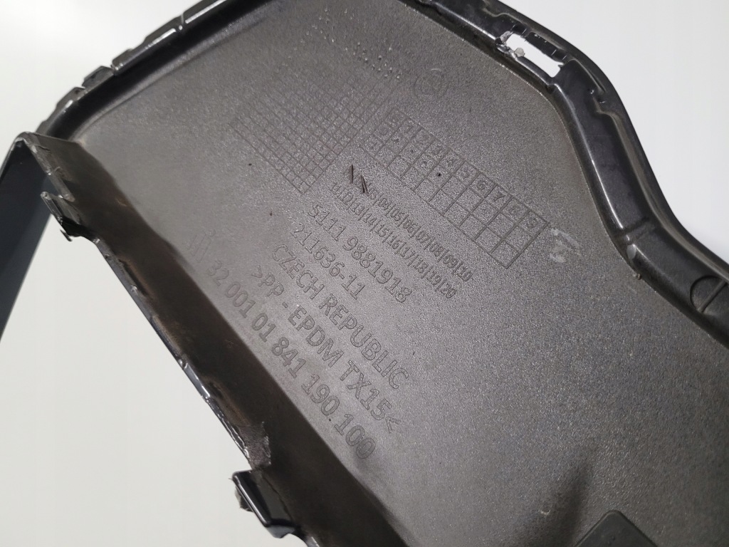 Bmw x1 u11 msp mpakiet решітка бампера середня заглушка 9881918 в Україні