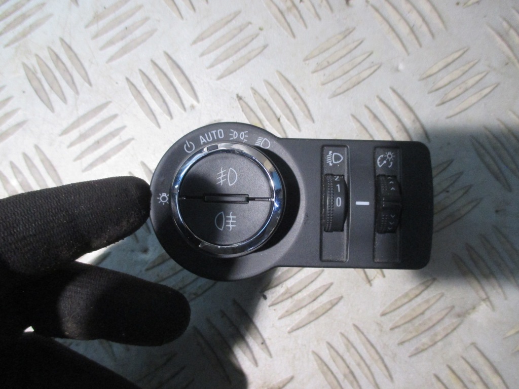 фото №1, Выключатель переключатель света opel mokka a 95297422