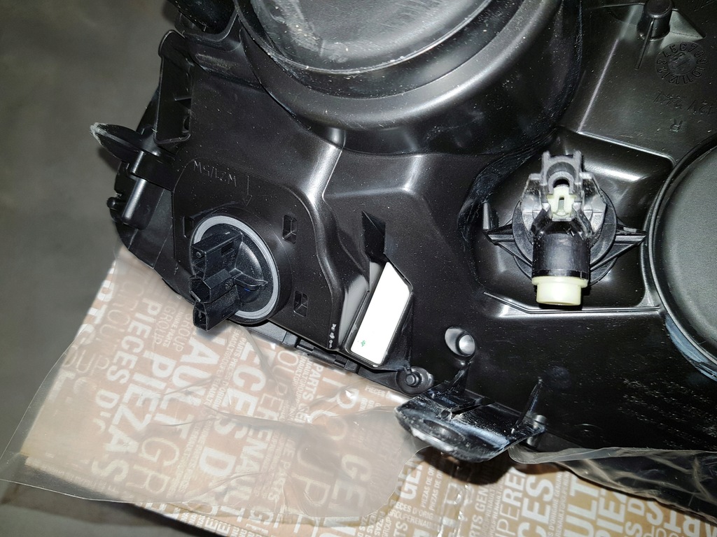 фото №15, Новий оригінальний фара dacia duster правий 260100156r