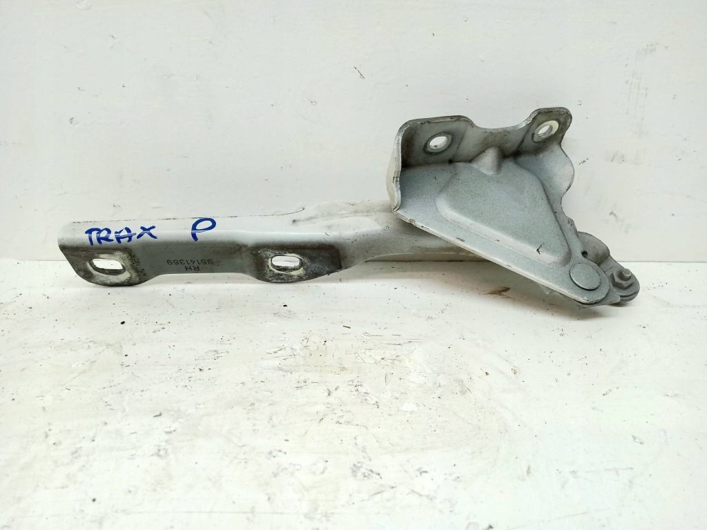 Купить Chevrolet trax петля капот правый 95141369