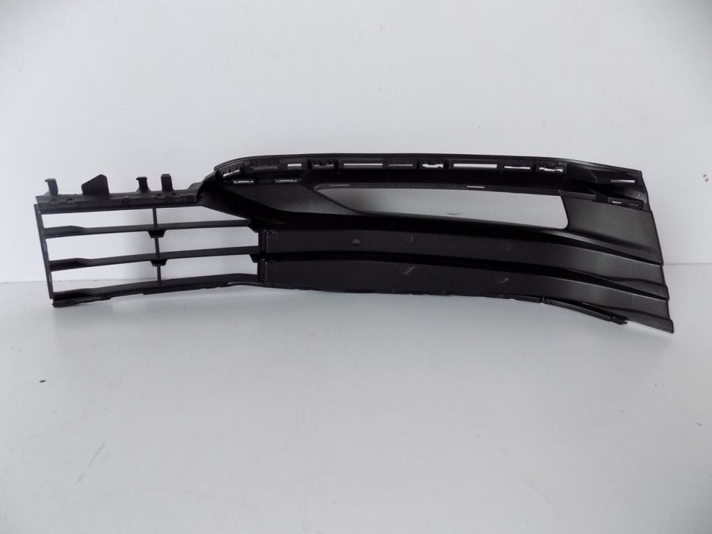 фото №8, Bmw 5 g30/g31 решітка впуск повітря права - 3849