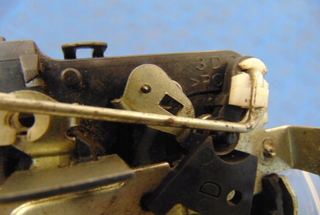 фото №7, Dacia logan 1.4 8v замок правый перед