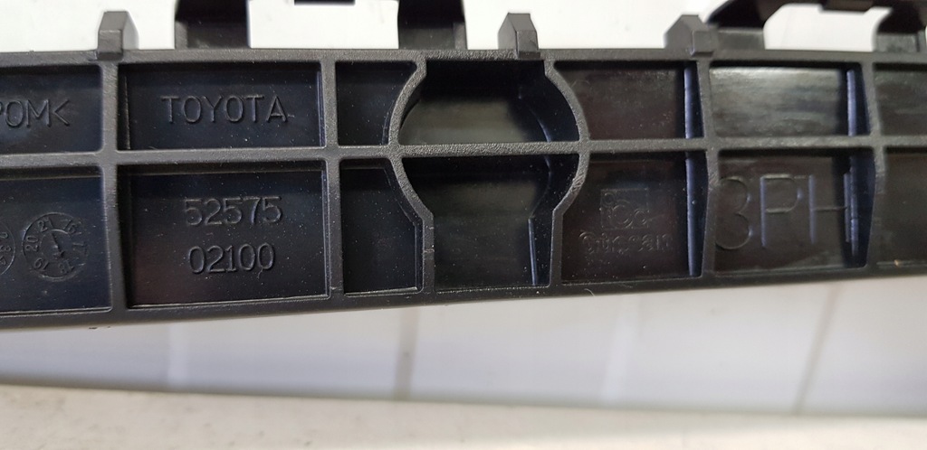 фото №8, Auris ii 12-19r направляющая бампера задняя правый kombi