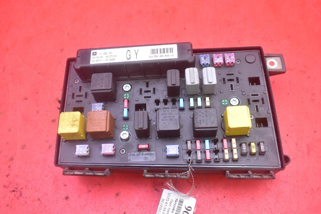 фото №1, Коробка предохранителей 13206751 bsi opel astra 3 iii h 1.4 16v 90 km 04-07