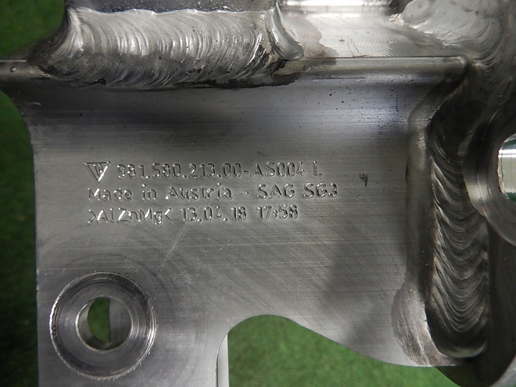 фото №6, Распорка кронштейн cayman 718 982 98158015100