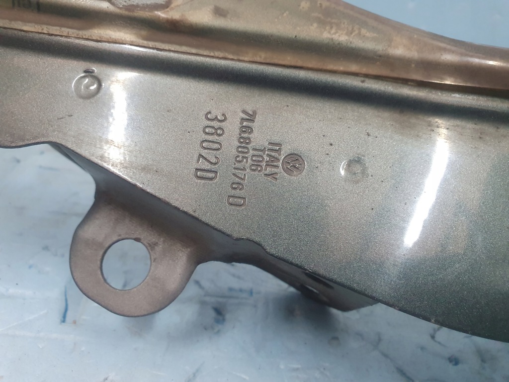 фото №4, Подкрылок кронштейн vw touareg 7l правый перед