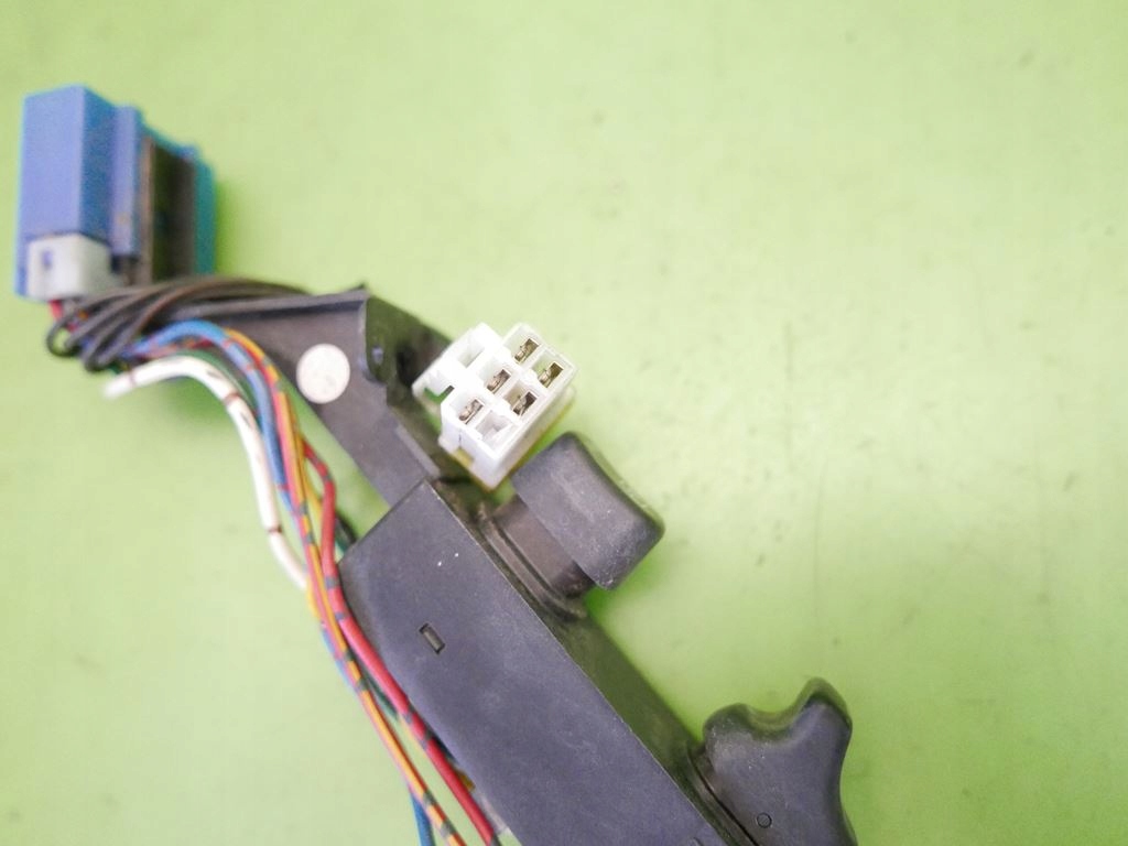 фото №8, Переключатель окон левый перед nissan primera i p10