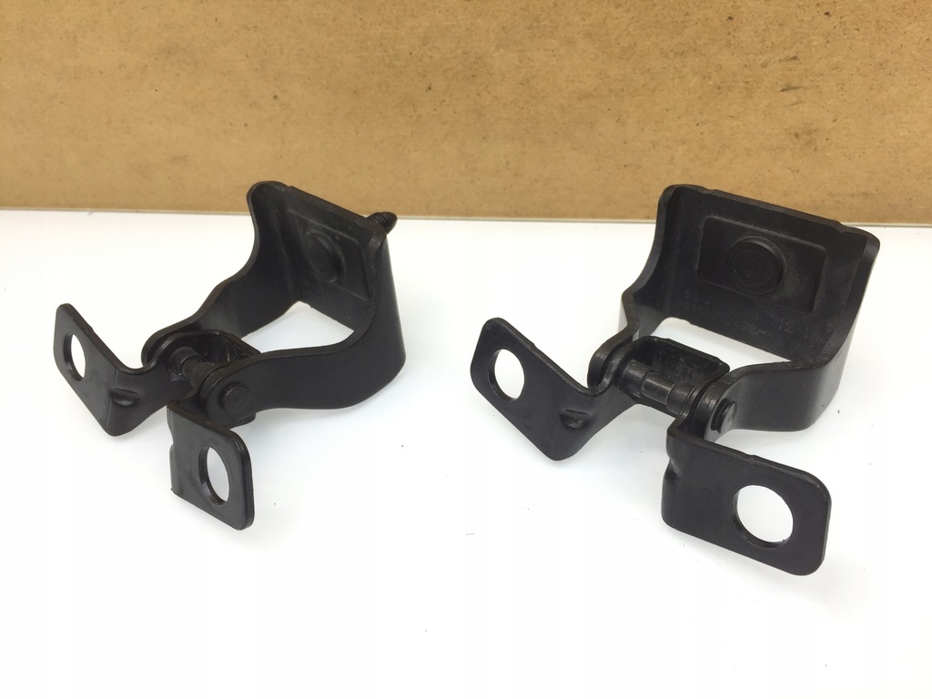 фото №1, Citroen ds7 петля петли крышки багажника