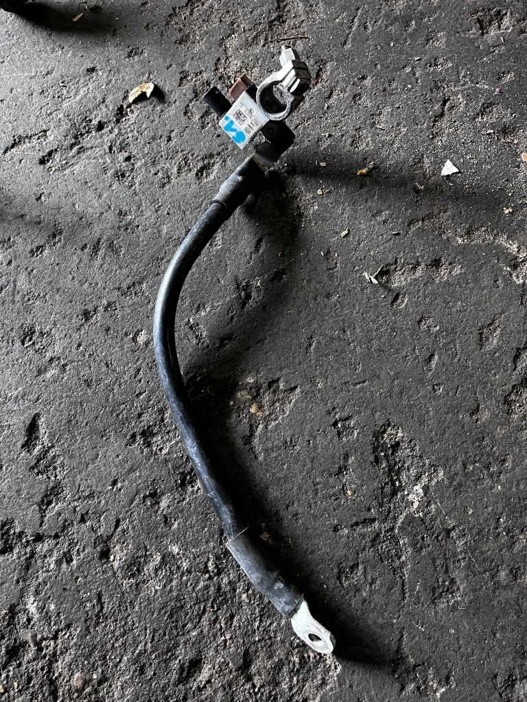 Купить 61 audi a5 a4 b8 клемма минусовая ibs 8t0915181