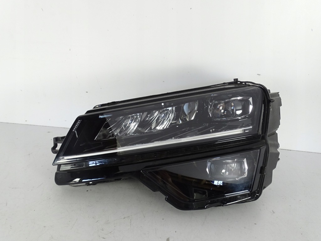 фото №1, Skoda оригинальный номер 57b941015d