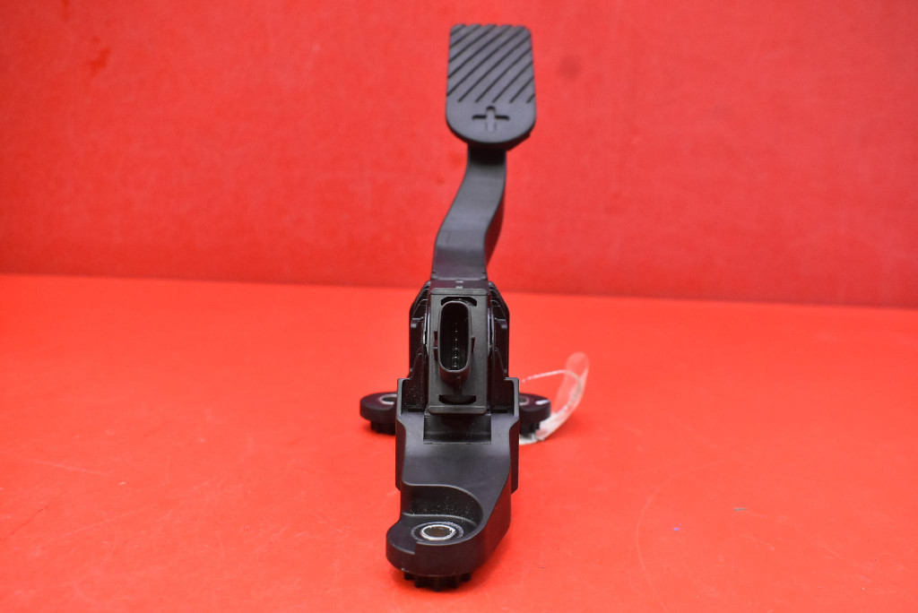 Потенціометр педаль газу eu 00136810-cav3 kia ev6 58 kwh 170 km 21- в Україні