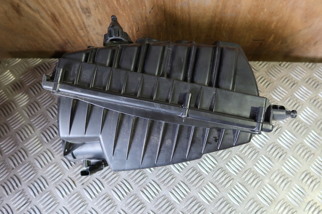 фото №4, Корпус фильтра воздуха range rover vogue cpla-9601-ca