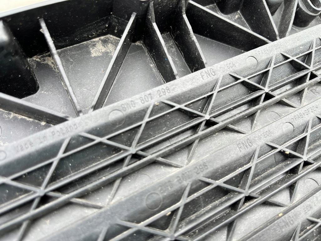 фото №12, Шторка жалюзі повітропровід повітря audi a4 b9 8w0971277 / 8w0807663