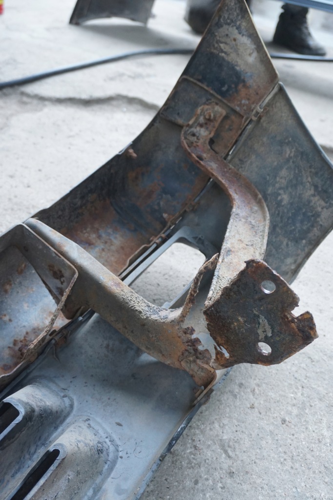 Opel campo бампер перед передній 95r Зі Шроту