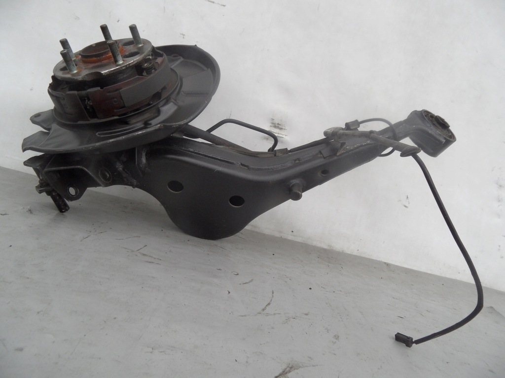 фото №2, Поворотный кулак рычаг ступица правый задняя toyota rav4 ii