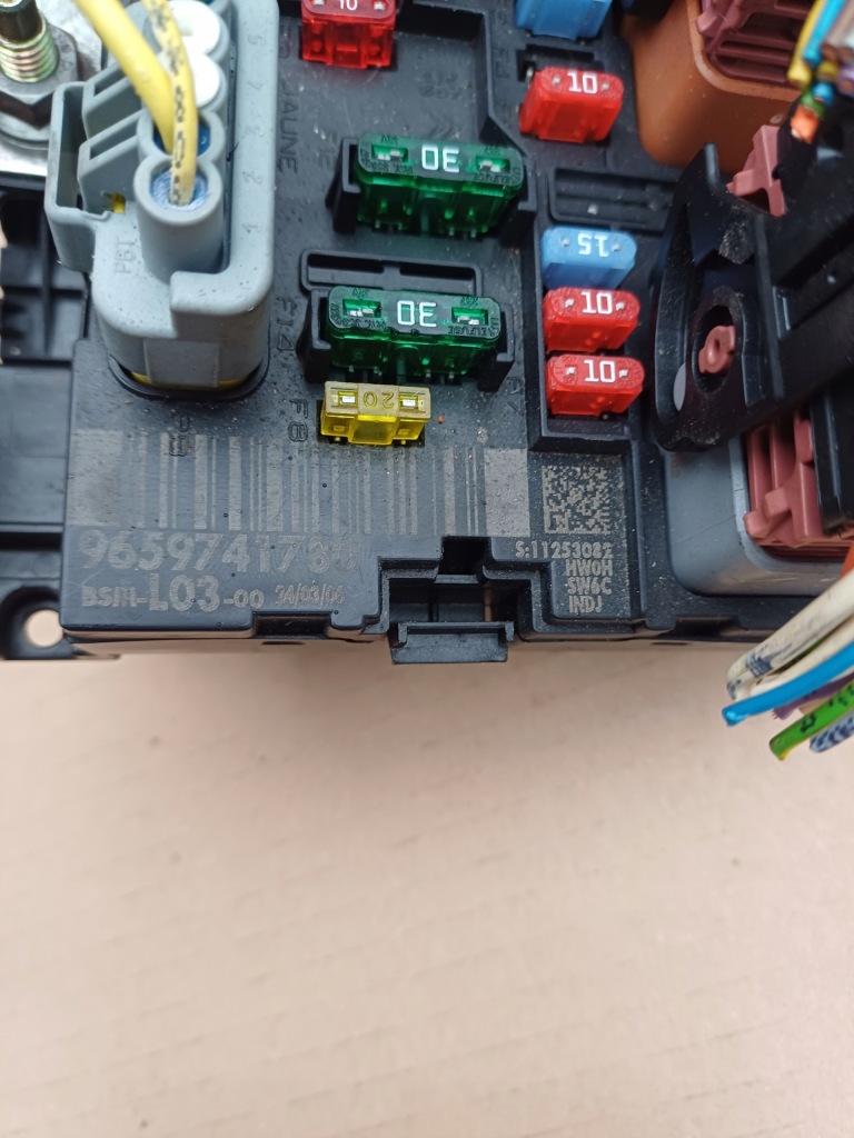 Коробка предохранителей модуль bsm citroen c2 ,c3 nr. 9659741780 Недорого