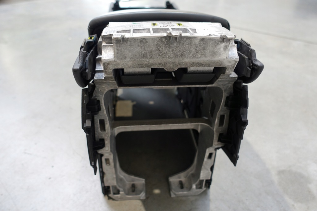 фото №11, Audi q7 sq7 4m підлокітник тунель шкіра