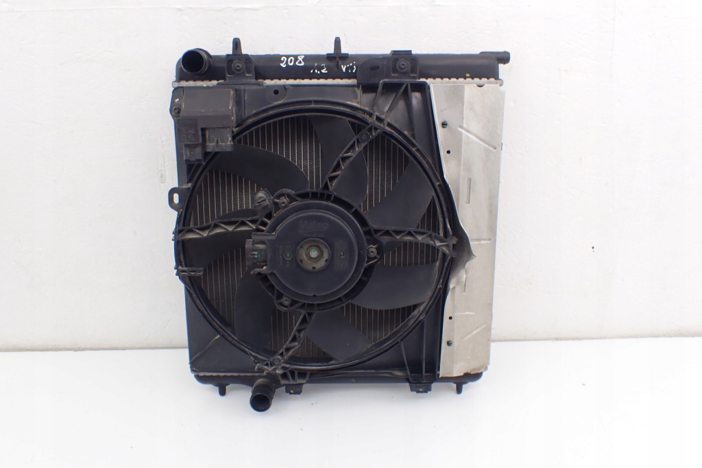 Вентилятор + радиатор воды peugeot 208 рестайлинг  1,2 vti 2018 r 3d 9812028580 Оригинал