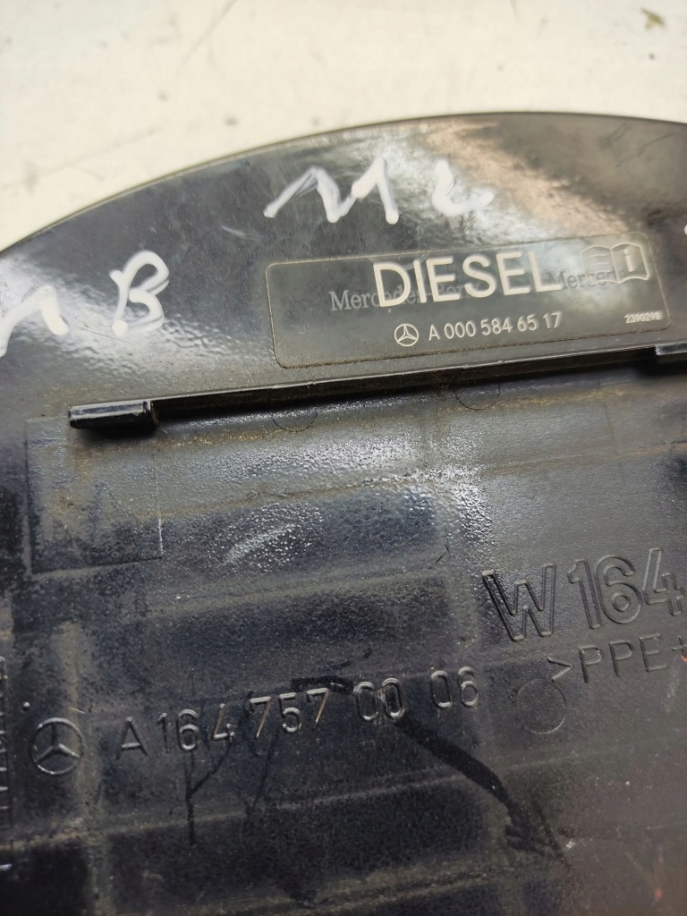 Mercedes-benz ml w164 2010 кришка заливної пального a1647570006 в Україні