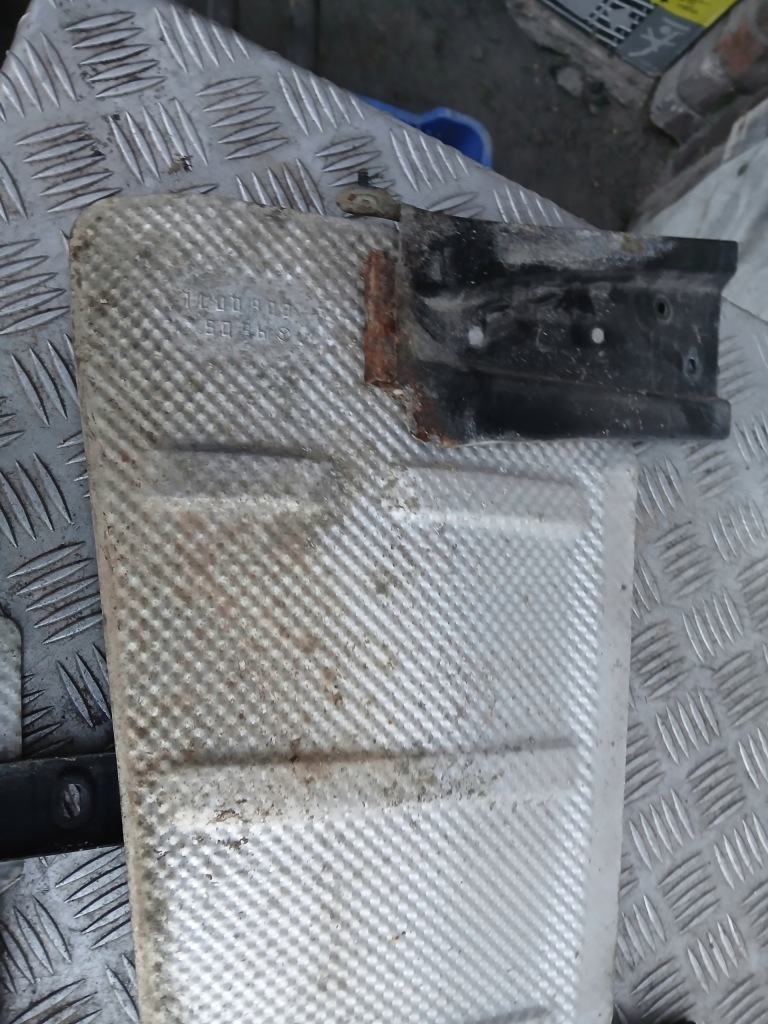 фото №7, Mercedes w211 защита тепловая глушителя левая lub правая