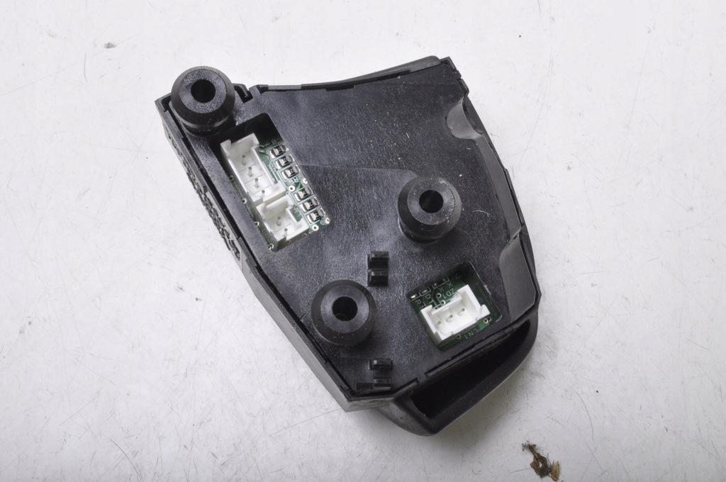 фото №9, Volvo v50 кнопки керма 8637471 8637491