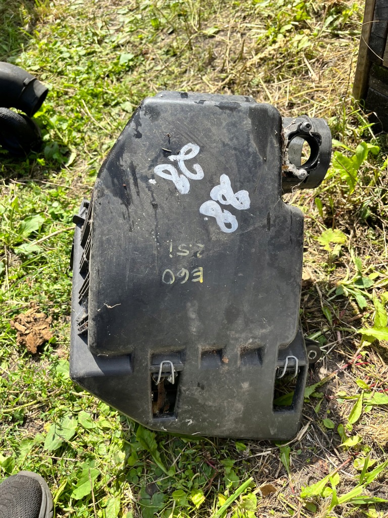 фото №1, 28 bmw e60 e61 корпус фільтр повітря 7521030