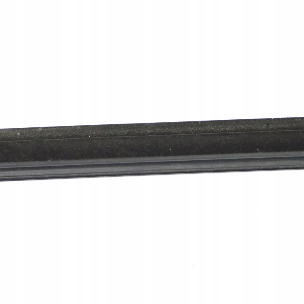 фото №9, Mercedes c117 молдинг уплотнитель правый задняя a1177350482