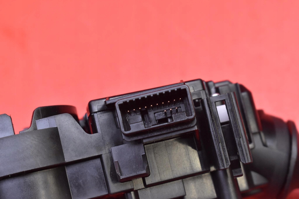 Перемикач підрульовий  перемикач підрульовий 17f850 toyota auris 2 2 5d hb 12-15 Зі Шроту