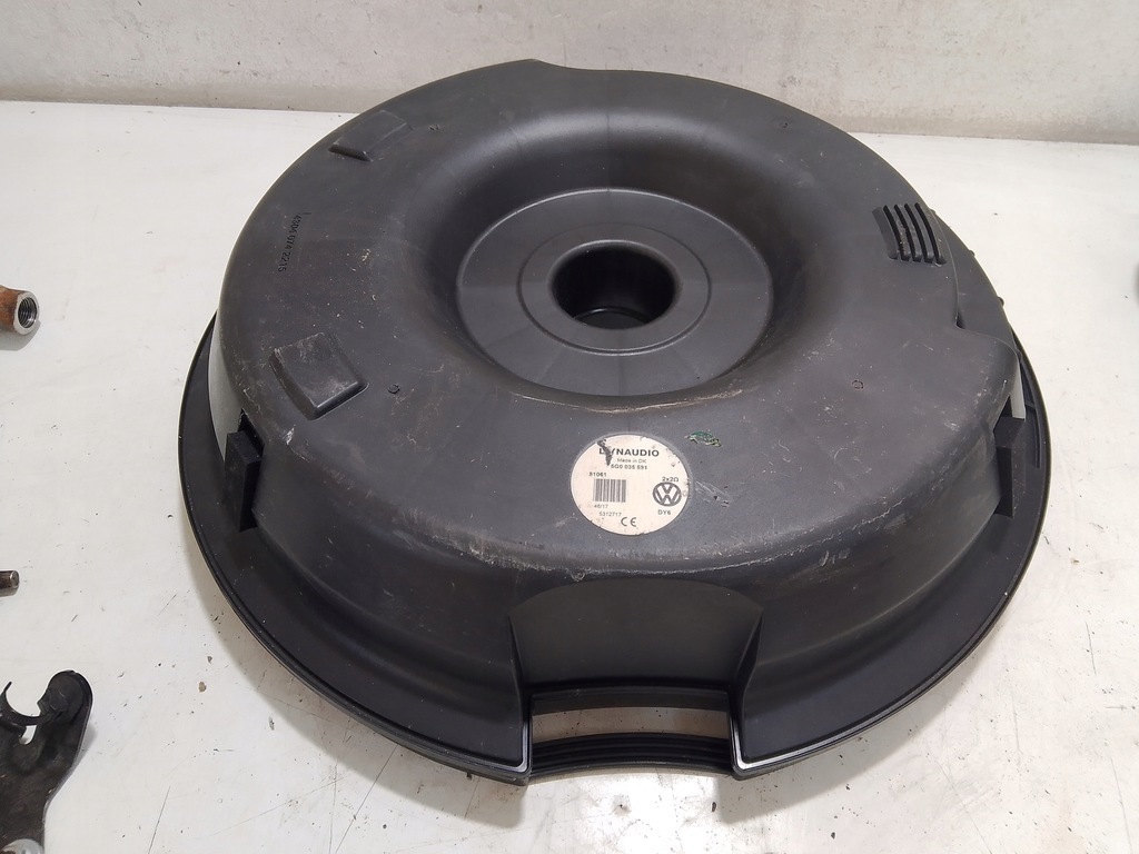 фото №1, Сабвуфер dynaudio 5g0035591 vw golf vii