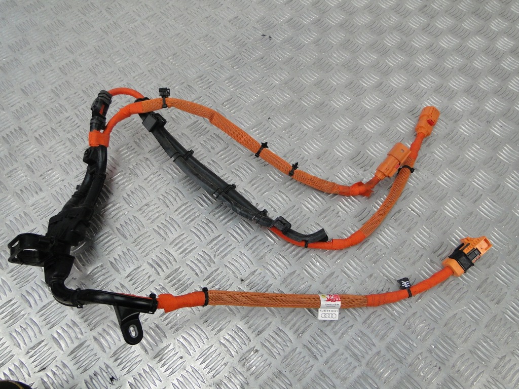 Купити Audi etron e-tron 4kl 4ke кабель do заряджання ładow