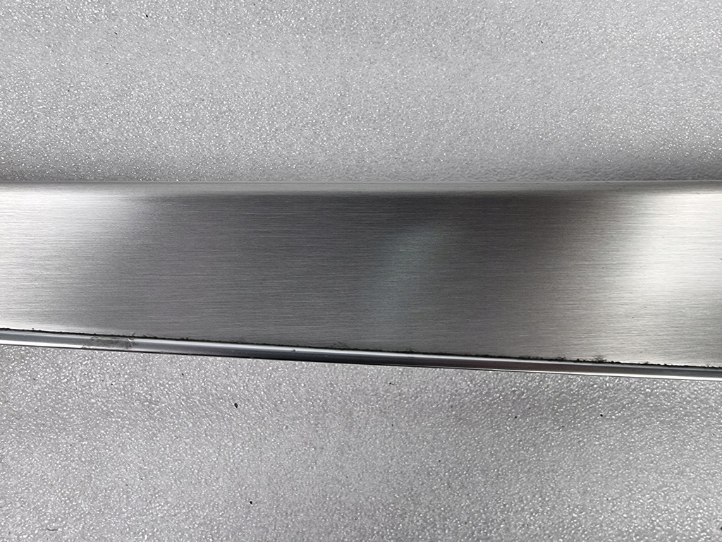 фото №4, Молдинг консолі алюміній mercedes w205