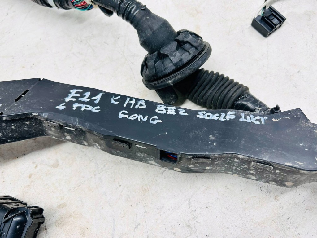 фото №13, Corolla e21 1.8 hybrydad kombi hb електропроводка джгут відсік двигуна корпус