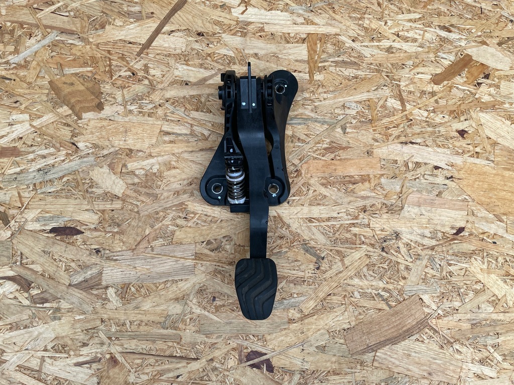 фото №1, Педаль сцепления каркас renault clio v 1.5dci europa