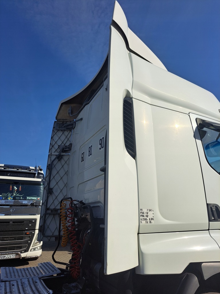 Спойлеры ветровики комплект renault premium dxi разные цвета Оригинал