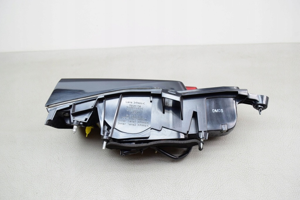 фото №11, Права лампа кришки багажника lexus nx _z1_ w1806 2015