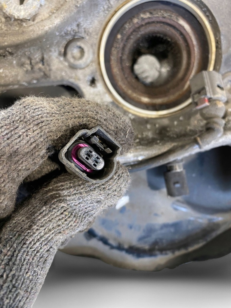 фото №13, Audi q7 4m 2018 поворотний кулак колеса передній