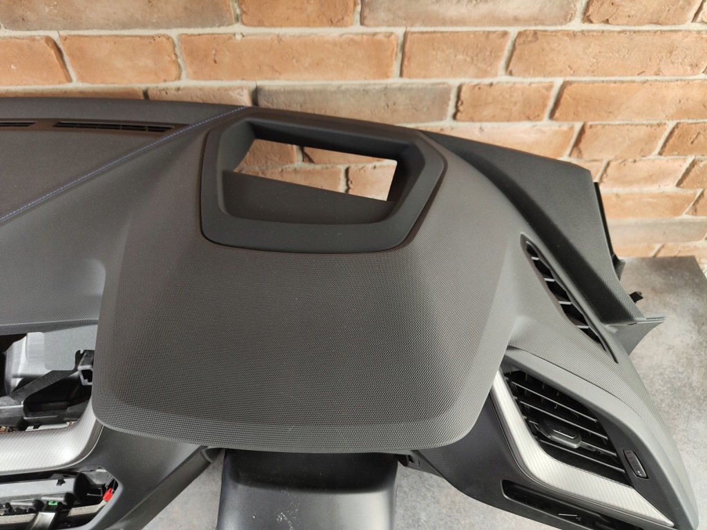 фото №9, Bmw f40 f44 приборная панель приборная консоль niebieska nić head up hud uk rhd