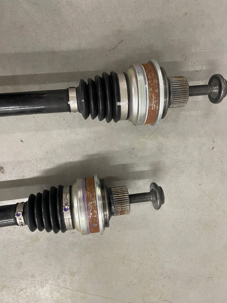 Приводной вал левая q5 80a 80a501203h оригинал идеальное состояние Недорого