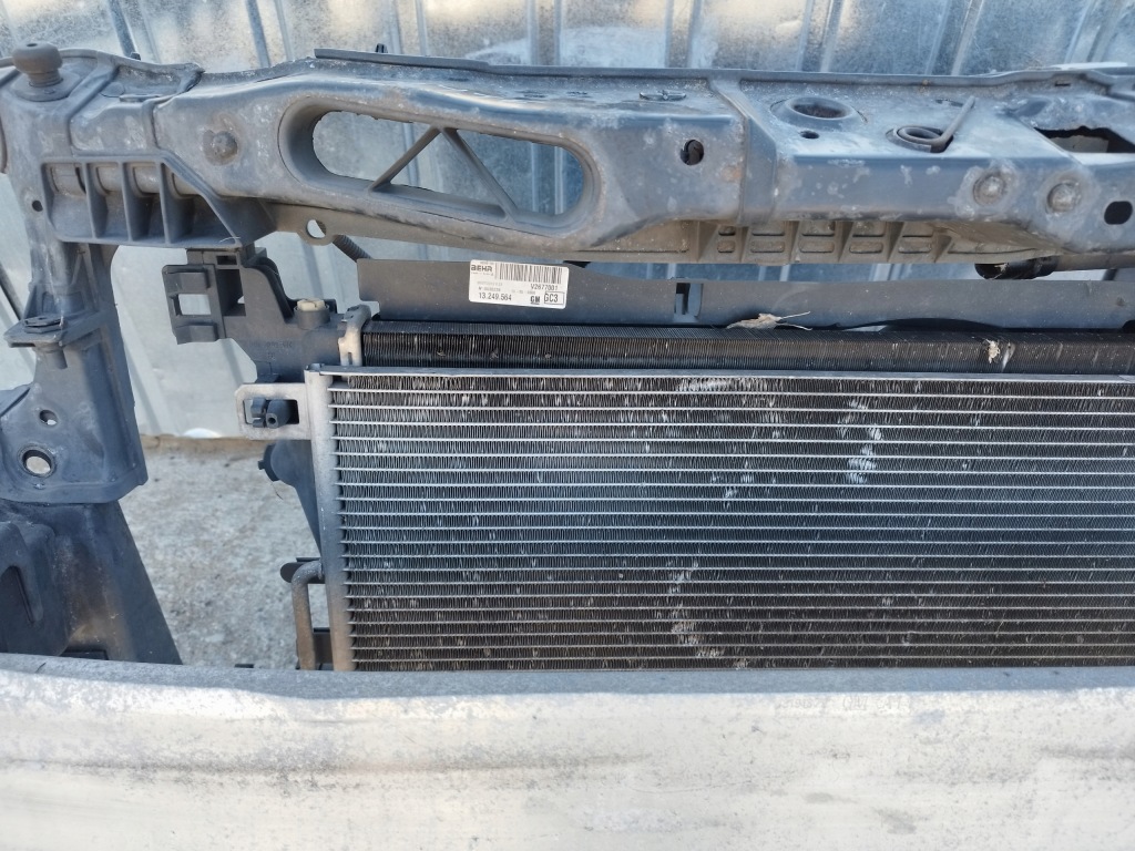 Ремень передний балка радиатор opel corsa d рестайлинг  1.4b a14xer механическая коробка передач 2010-2014 в Украине