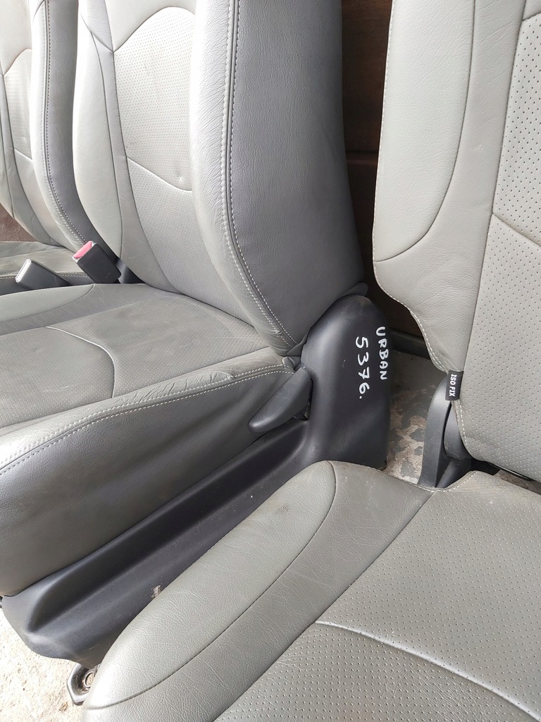 фото №7, Toyota urban cruiser сиденья кожа задняя ремни van 4x4